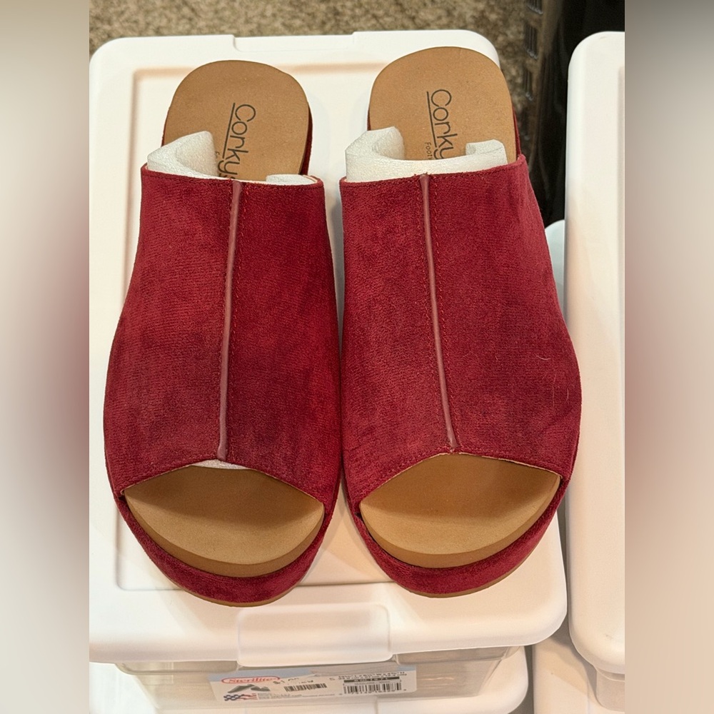 Corkys Women's Take notes Deep burgundy Suede Mules size 9